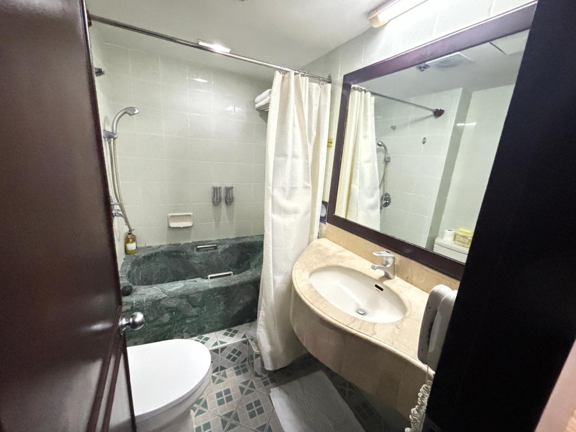 Hotel Asia Cebu Esterno foto